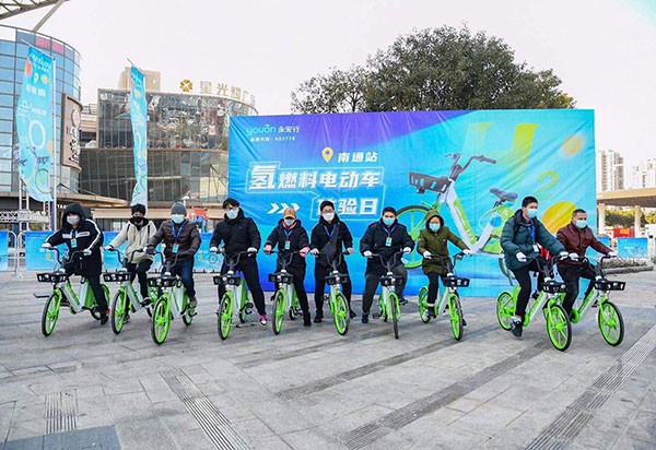1分鐘換氫棒，續(xù)航70公里，天冷不“縮水”丨氫燃料共享單車通城“嘗鮮”