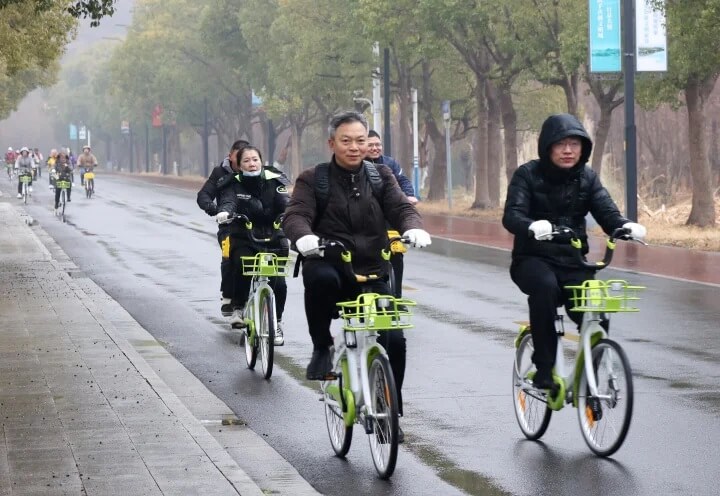 環(huán)五山歡樂騎行熱力開啟，數(shù)百人雨中欣賞沿途景致